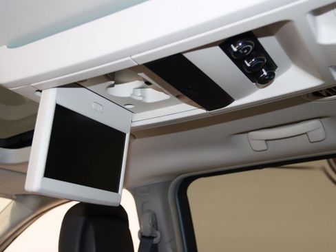Used 2010 Chrysler Town & Country Touring Plus w/ Premium Group FWD image 54