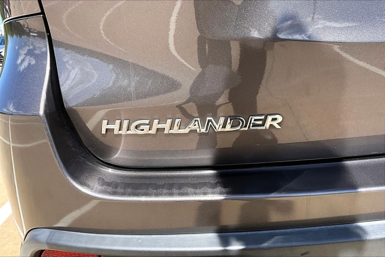 Used 2015 Toyota Highlander Plus FWD image 10
