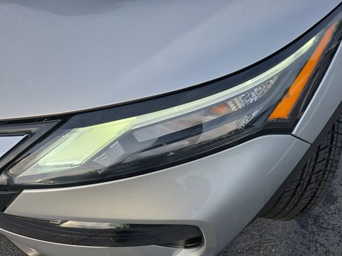 Used 2024 Nissan Rogue S image 33