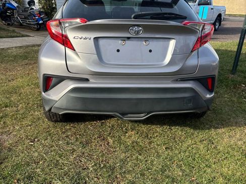 Used 2018 Toyota C-HR image 12