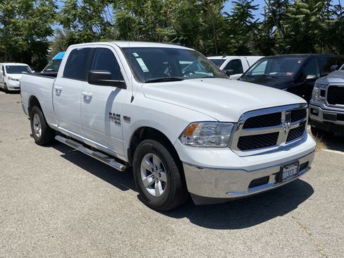 Used 2019 RAM 1500 Classic SLT RWD image 4