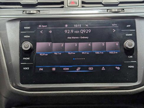 Used 2021 Volkswagen Tiguan SE image 21