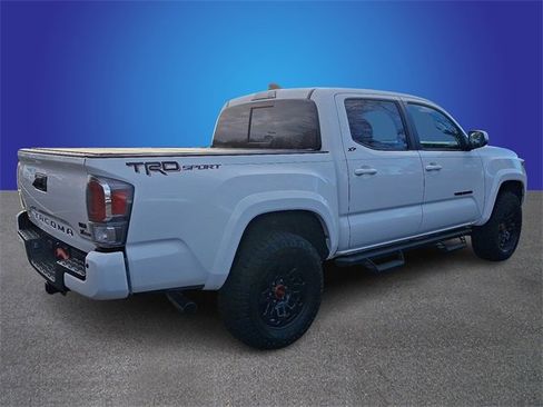 Used 2022 Toyota Tacoma TRD Sport image 4
