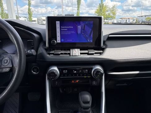 Used 2024 Toyota RAV4 XLE FWD image 22