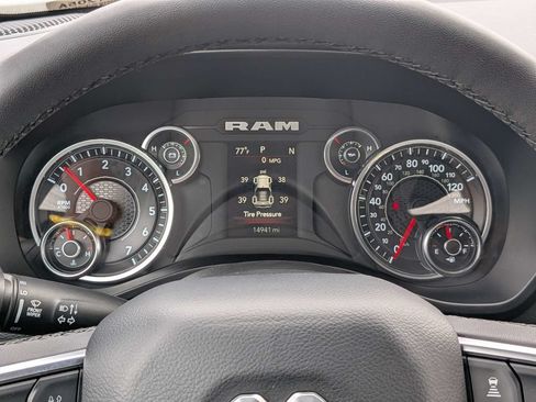 Used 2025 RAM 1500 Big Horn AWD/4WD image 23