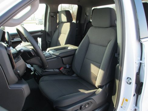 New 2026 GMC Sierra 1500 SLE w/ Max Trailering Package image 11