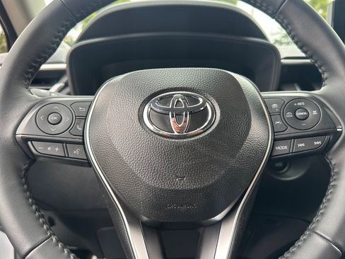 Used 2026 Toyota Corolla Cross LE FWD image 10