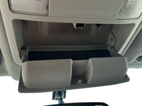 Used 2016 Toyota RAV4 LE AWD/4WD image 17
