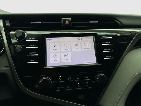 Used 2019 Toyota Camry LE FWD image 25