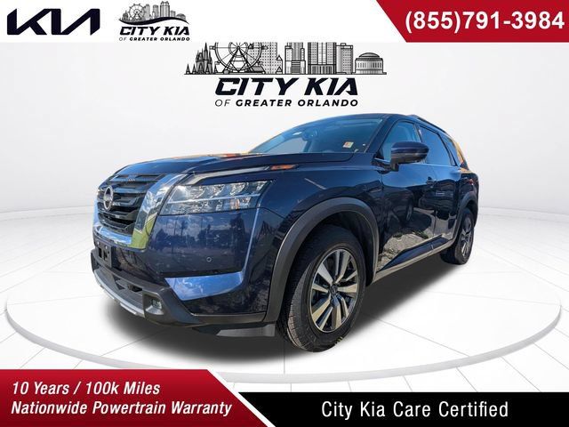 Used 2022 Nissan Pathfinder SL AWD/4WD image 1