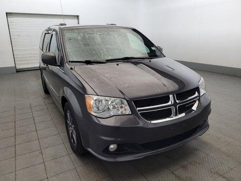 Used 2017 Dodge Grand Caravan SXT FWD image 14