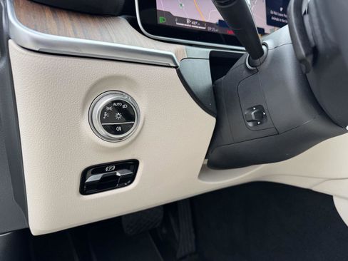 Certified 2025 Mercedes-Benz C 300 Sedan image 7