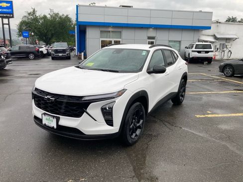 New 2026 Chevrolet Trax LT w/ Driver Confidence Package FWD image 23
