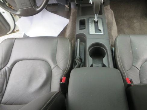 Used 2014 Nissan Xterra PRO-4X w/ Pro-4x Leather Package AWD/4WD image 29