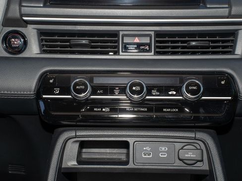 Certified 2023 Honda Pilot Touring image 28