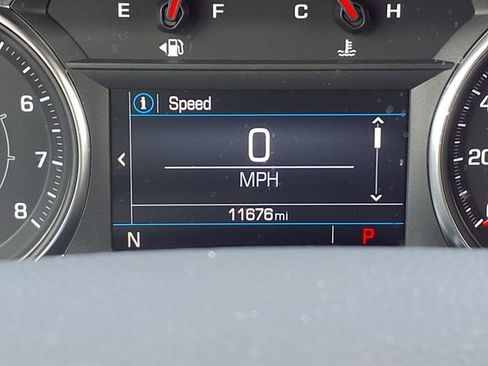 Used 2023 GMC Terrain SLE w/ Driver Convenience Package image 16