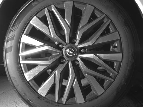 Used 2025 Nissan Altima 2.5 SV image 15