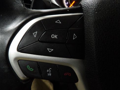 Used 2017 Jeep Cherokee Latitude w/ Safety/Convenience Group image 14