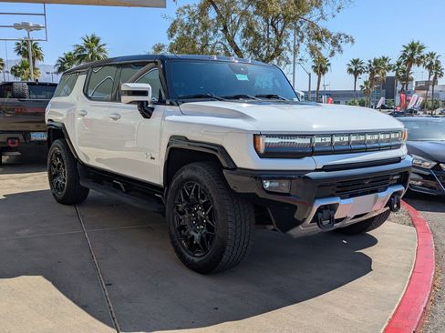 Used 2025 GMC Hummer EV 2X w/ LPO, Cargo Utility Package AWD/4WD image 7