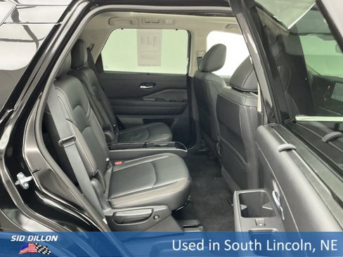 Used 2025 Nissan Pathfinder SL w/ SL Premium Package image 23