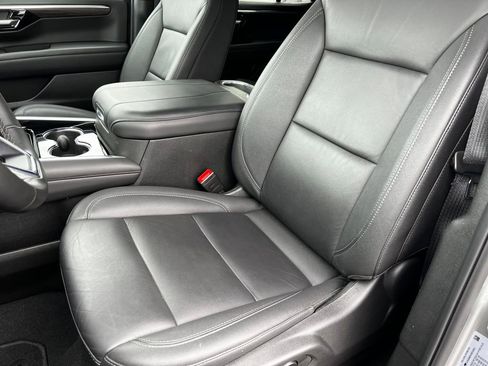 Used 2025 Chevrolet Tahoe LT image 10