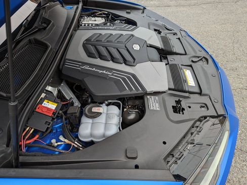 Used 2021 Lamborghini Urus image 52