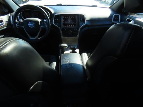 Used 2015 Jeep Grand Cherokee Altitude image 23