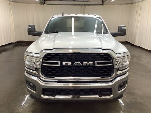 Used 2024 RAM 3500 Big Horn image 3