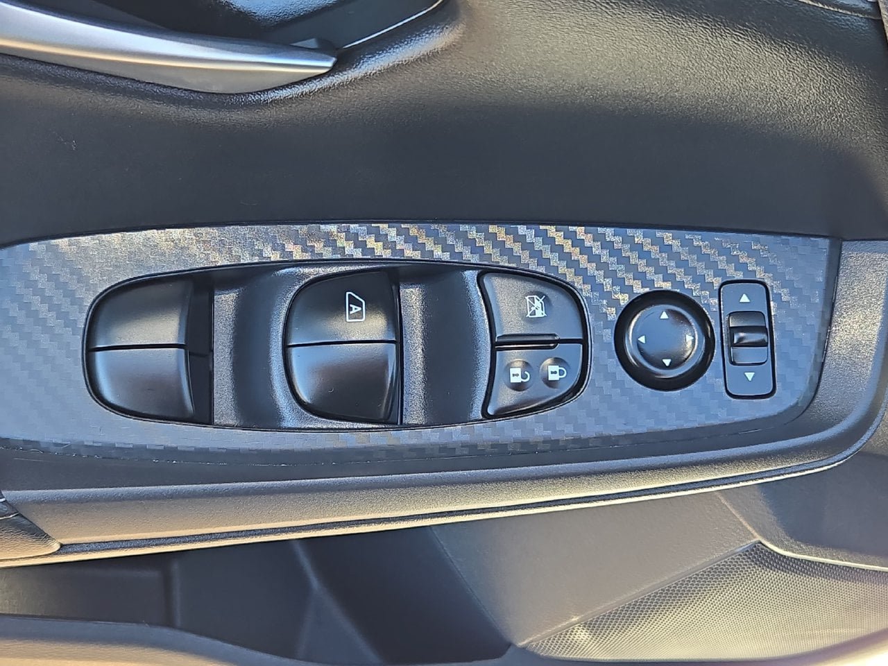 Used 2025 Nissan Sentra SV w/ All-Weather Package FWD image 27