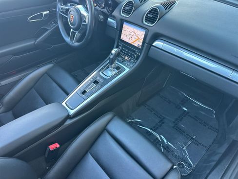 Used 2019 Porsche 718 Boxster RWD image 20