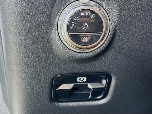 Certified 2026 Mercedes-Benz C 300 4MATIC Sedan image 10