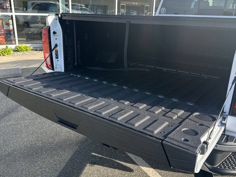 Used 2025 GMC Sierra 2500 SLE w/ SLE Value Package; AWD/4WD image 7