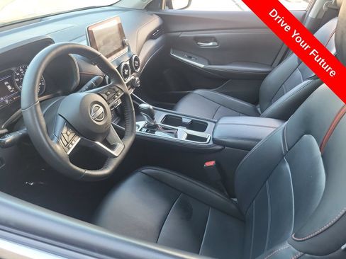 Used 2025 Nissan Sentra SR w/ SR Premium Package FWD image 3