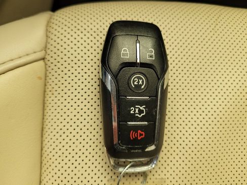 Used 2016 Lincoln MKC Reserve w/ Lincoln MKC Climate Package image 32