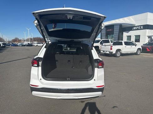 Used 2022 Chevrolet Equinox RS w/ Infotainment Package image 29