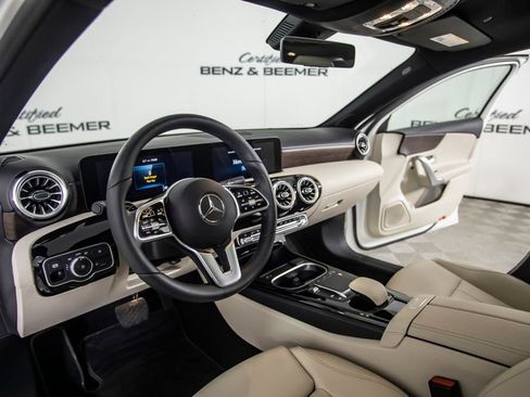 Used 2022 Mercedes-Benz A 220 image 21