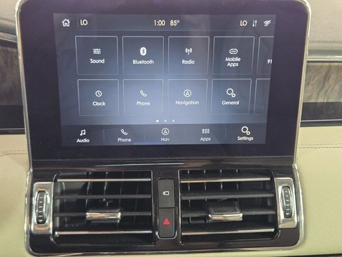 Used 2020 Lincoln Navigator Reserve w/ Luxury Package RWD image 17