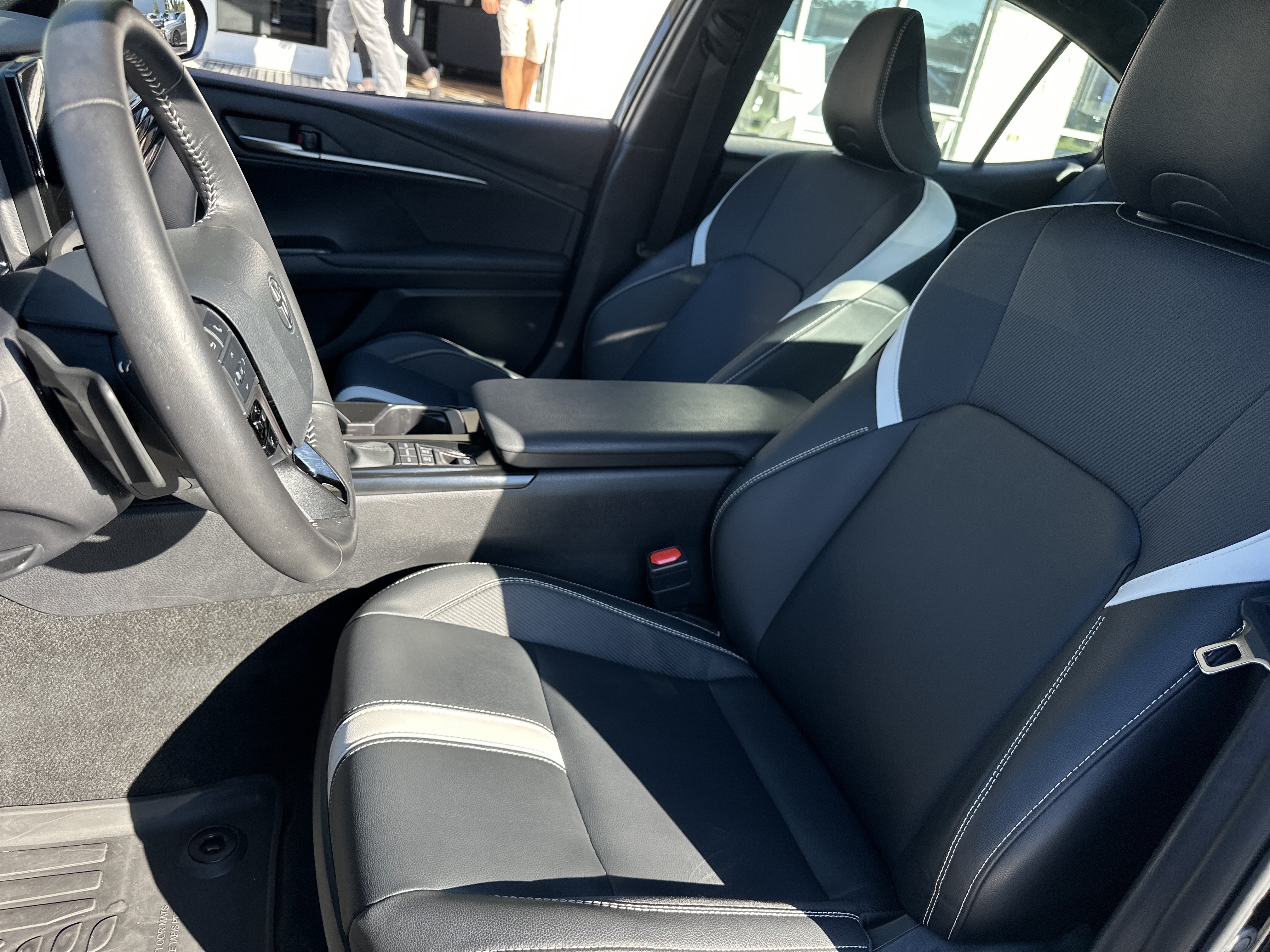 Used 2026 Toyota Camry SE w/ Convenience Package FWD image 11