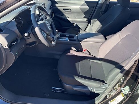 Used 2025 Nissan Sentra S image 17