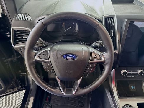 Used 2022 Ford Edge Titanium w/ Equipment Group 301A image 17