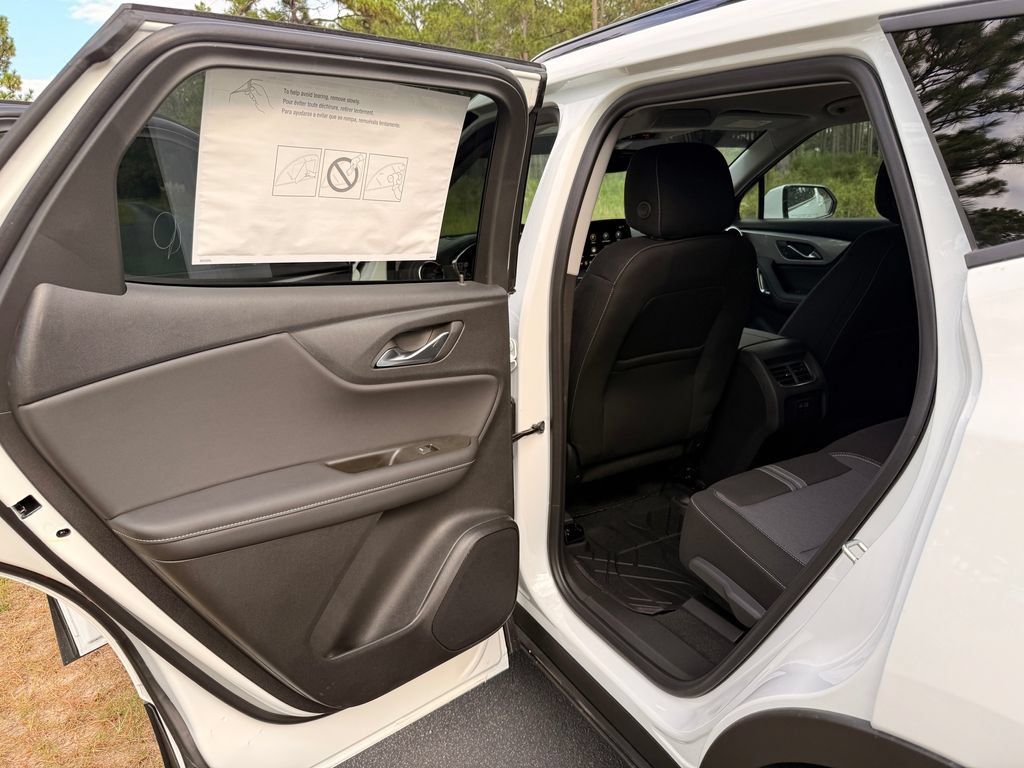 New 2026 Chevrolet Blazer LT w/ Convenience Package FWD image 25