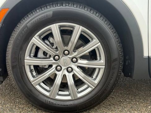 Used 2020 Cadillac XT4 Premium Luxury image 3