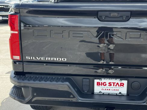 Used 2024 Chevrolet Silverado 2500 High Country AWD/4WD image 13