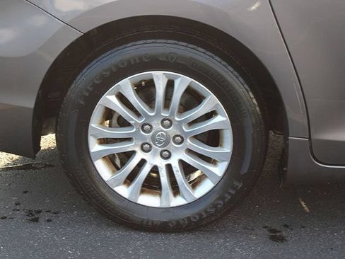 Used 2013 Toyota Sienna XLE w/ Entertainment Pkg FWD image 7