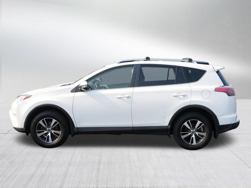 Used 2017 Toyota RAV4 XLE w/ Premium Special Value Package AWD/4WD image 4
