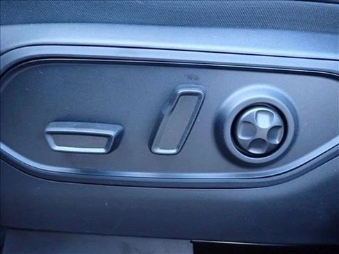 New 2025 Jeep Grand Cherokee L Limited w/ Black Appearance Package image 15