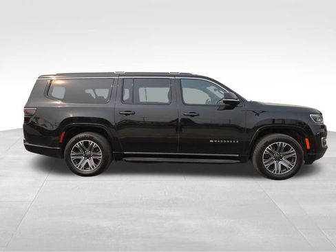 Used 2024 Jeep Wagoneer L Series II w/ Flexible Seating Group AWD/4WD image 16