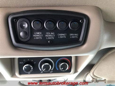 Used 2010 Chevrolet Express 1500 w/ Preferred Equipment Group RWD image 15