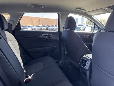 Used 2023 Kia Sportage LX image 38