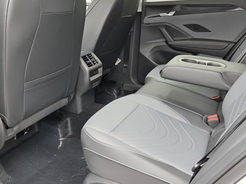 New 2026 Volkswagen Tiguan SE AWD/4WD image 9